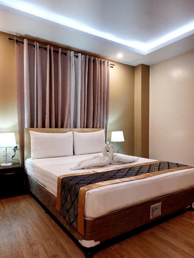 Beaver Hotel Cebu Buitenkant foto